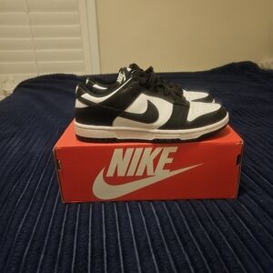 Nike Classic Black and White Low-Tops